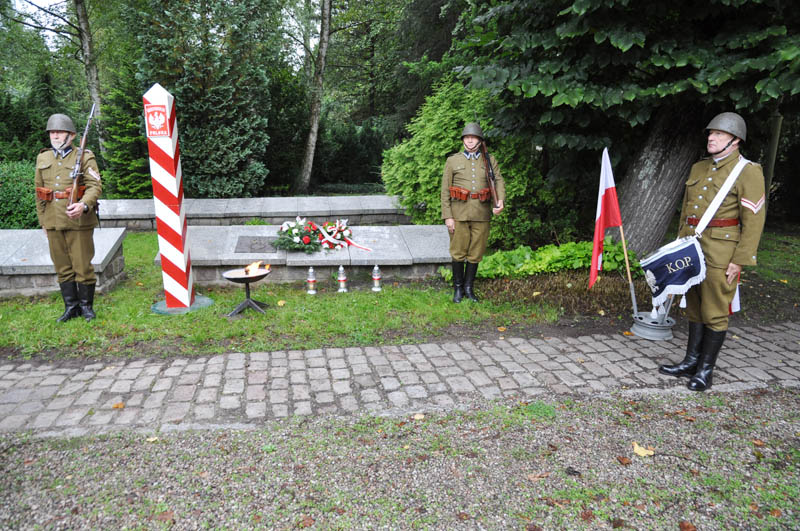 Pamięć o żołnierzach września na Cmentarzu Wojennym