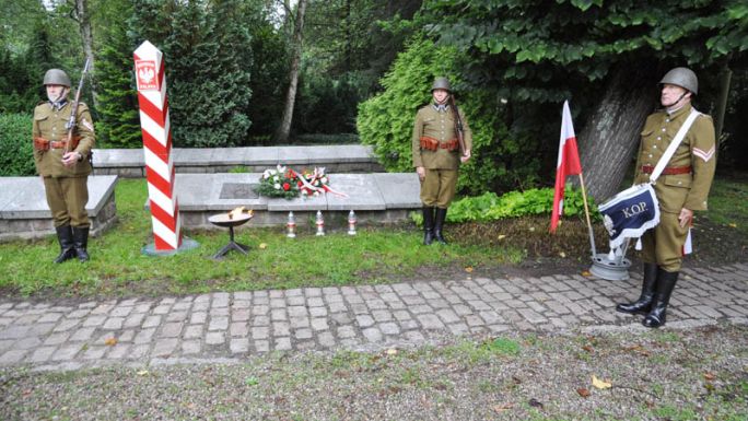 Pamięć o żołnierzach września na Cmentarzu Wojennym
